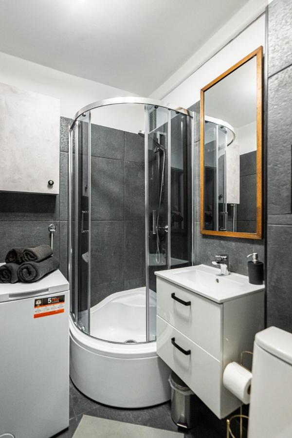 Niceone Apartment Number 5 - W Samym Centrum! วรอตซวาฟ ภายนอก รูปภาพ